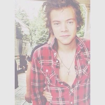FOLLOW @hazlenutstyles SHE GOT HACKED AND LOST ALOT OF FOLLOWERS