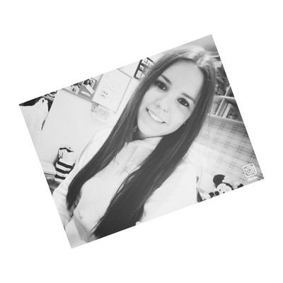 PaulaMartnez17's profile picture. 