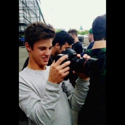 westerncaniff's profile picture. im not in a lane. i love 12/12