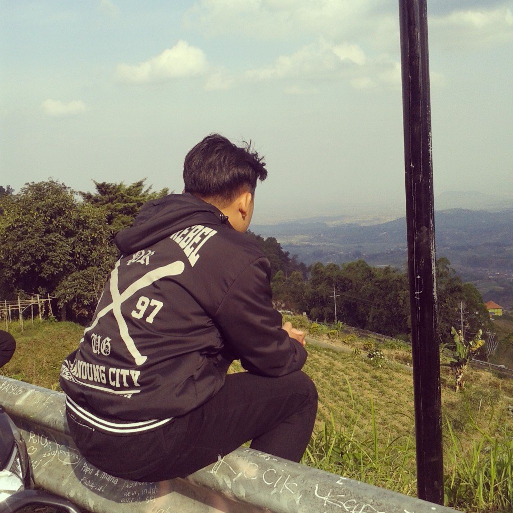 terus berjalan menuju titik terang..