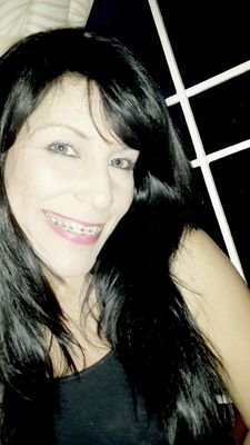 sencillamente como me creo MI DIOS.... digo las cosas como son y no soy monedita de oro para caerle bien a todos....muchos besitos a los que me siguen.....