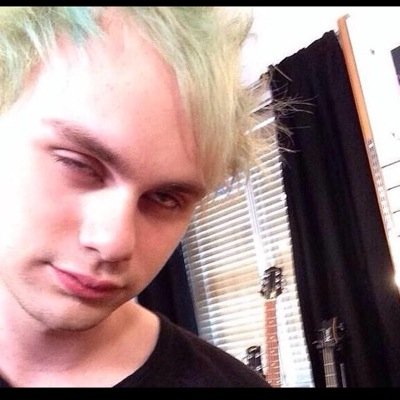 MukeRad's profile picture. 5sos or stfu
