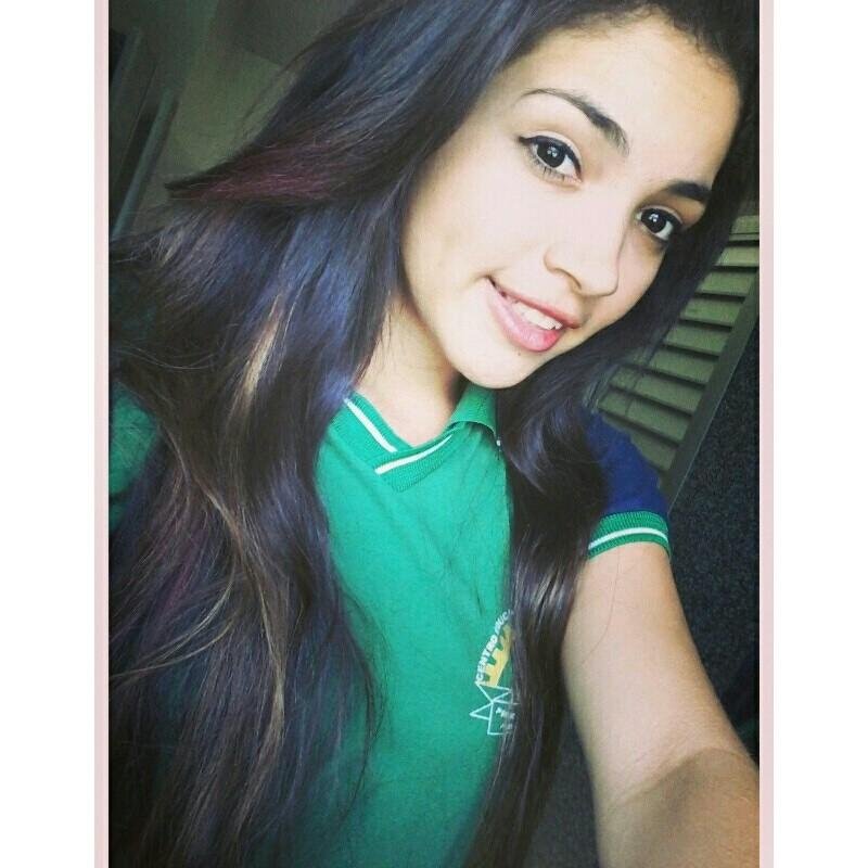 karoline chagas, cursando o 3 ano do ensino medio. MANAUS\AM