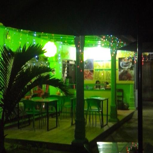 D'QiuQiu Cafe with concept Free wifi spot, full music n have special menu taste of the best
