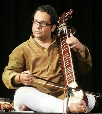 Profressional Musician staying at Kolkata