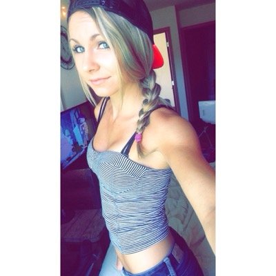 Instagram- sarah_niewohner05 Snapchat- sarah_niewohner 21 years old. WIU Leatherneck. Follow me to learn more☺️