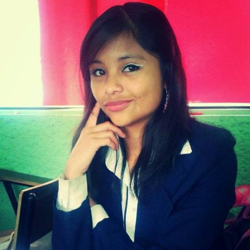 Una persona tierna,risueña, divertida, graciosa,esperanzada,tranquila, serena,humilde,generosa,sencilla...Conoce me primeroy luego juzgas lo que quieras de mi;)
