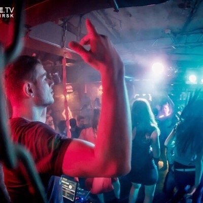 Кручу пластинки, танцую вечеринки