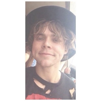 you have a free follow, follow @filthymikey , @melbournefaves , @adoringcasey or @flirtyhazza in return !! ❤️