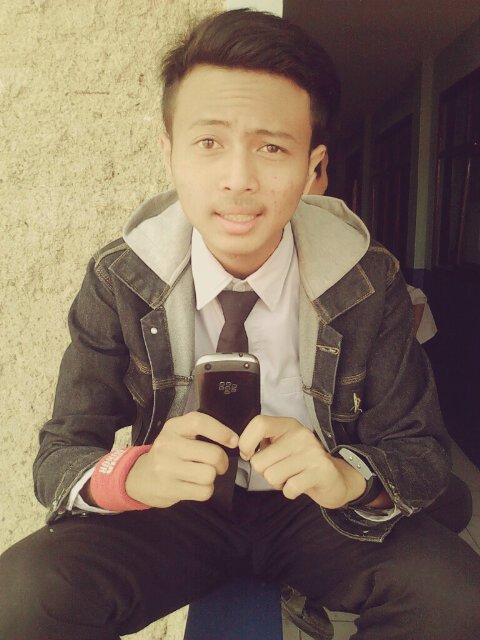 Follow Me you'll be happy :)
 ツ my name is Farid Sudrajat | school in SMK 1 Pasundan Cimahi | ♛ 20-07-2012 ♛ | My pin : 2A484B84