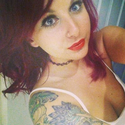 lisa13ox's profile picture. Instagram - lisaatherton93