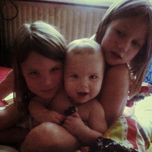 DionneV's profile picture. 2 Sons- and 1 daughter-mum, happily married, iyi deli :), intelligent, strongwilled, loves loud rockmusic, piercings, tattoos, rakı AND...Türkiye cumhuriyeti!