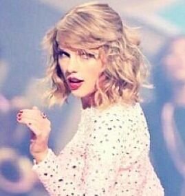 taylor swift and pancakes ❤