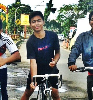 ilhamadi261's profile picture. 21 february 1999 B-) instagram: ilhamadi261 |Manchester is RED not Blue #GGMU