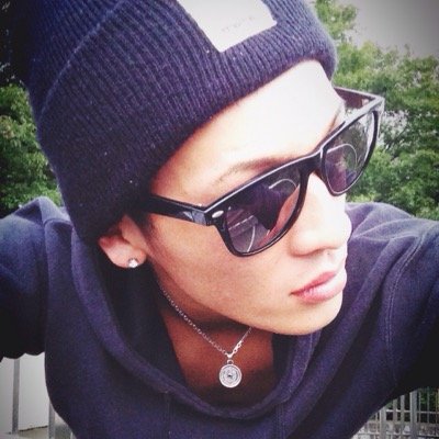 19歳 仕事＆BAR  四駆に乗っとる