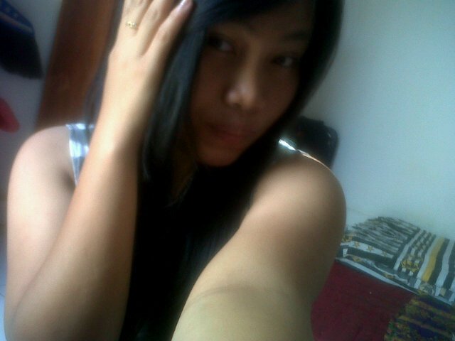 ElvinaSaranga's profile picture. Simple