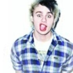 5SOS❤️ I gave you a free follow so the hella follow back ✋