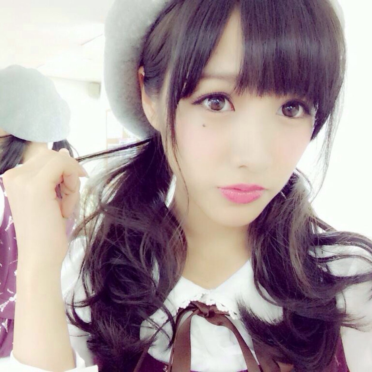 みぃ En Twitter あちゃめろことあかりって人 みっきーがくれた手紙をパクッとしてるとこ写メってみっきーに送ったんだろうけどtwitter載せろよ圧絶対あったと思うｗｗｗてかまず手紙パクッとしてるとこわざわざ写メるかｗｗｗｗあざとｗｗｗあざと可愛いじゃなくて