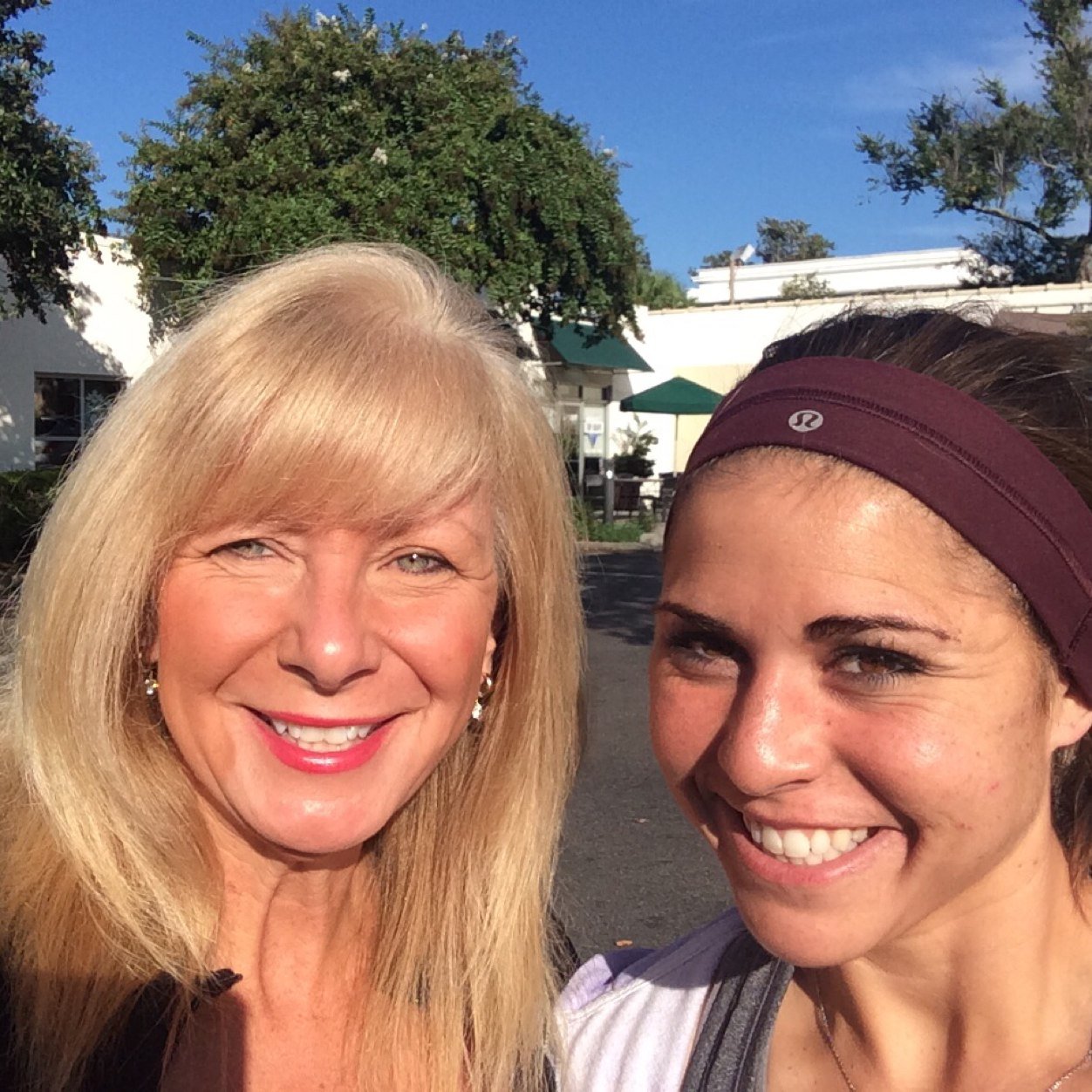 ProfessorHappy's profile picture. This is my play twitter account. For family updates, pics of the dogs, and random musings. My professional Twitter is BarbaraJReilly.