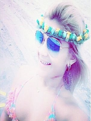 Acredito no amor e na força da felicidade.. ! ✌