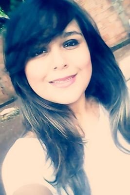 Eu prefiro olhar nos olhos e então descobri , qe pra mim o mais Bonito é qem me faz sorrir *~*
http://t.co/OZoUp5BHDl