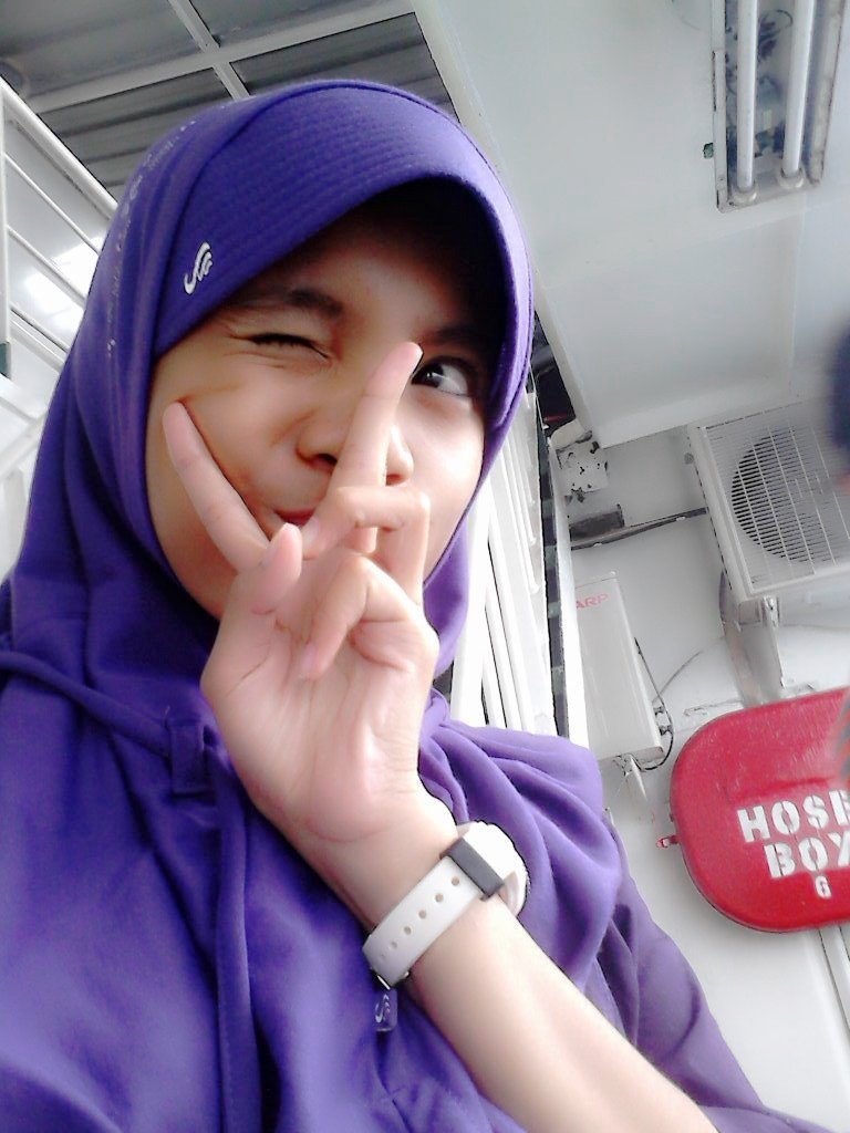 Trisnafyna's profile picture. Man. United | Science of photography | Directioners