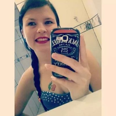 Fria em um dia, meiga no outro.  WhatsApp: 45 99132401
