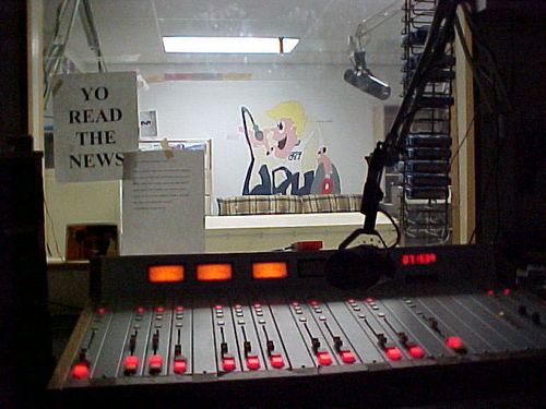 2BSRadioArchive's profile picture. The B-Smith Radio Archive - Archived Recordings from my College Radio Show
