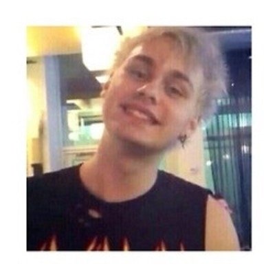 distantclifford's profile picture. i like long walks on australian dick