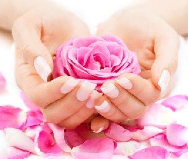 Fully trained beauty therapist offering beauty treatments at great prices! Manicures, pedicures, Gels, waxing, ear piercing & Spray tans!! 8 years experience!