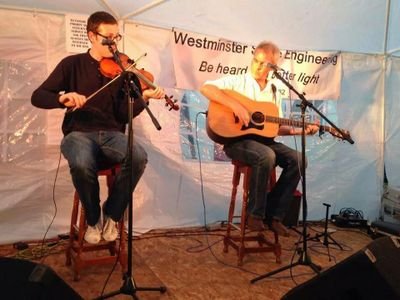 Welcome to the Twitter page for Celtic infused, folk and roll duo One Hand Clapping.