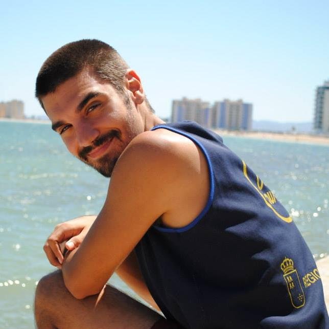 Estudiante de Ing. Civil, jugador de basket y seguidor de la NBA.
Recuerden que el eslabón más alto que puede alcanzar la especie humana es ser revolucionario
