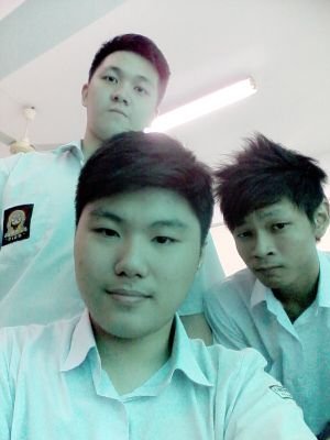Grade 11 @petra 5 SHS, Music is my life. Ordinary boy. Pin : 7D3E5E59
