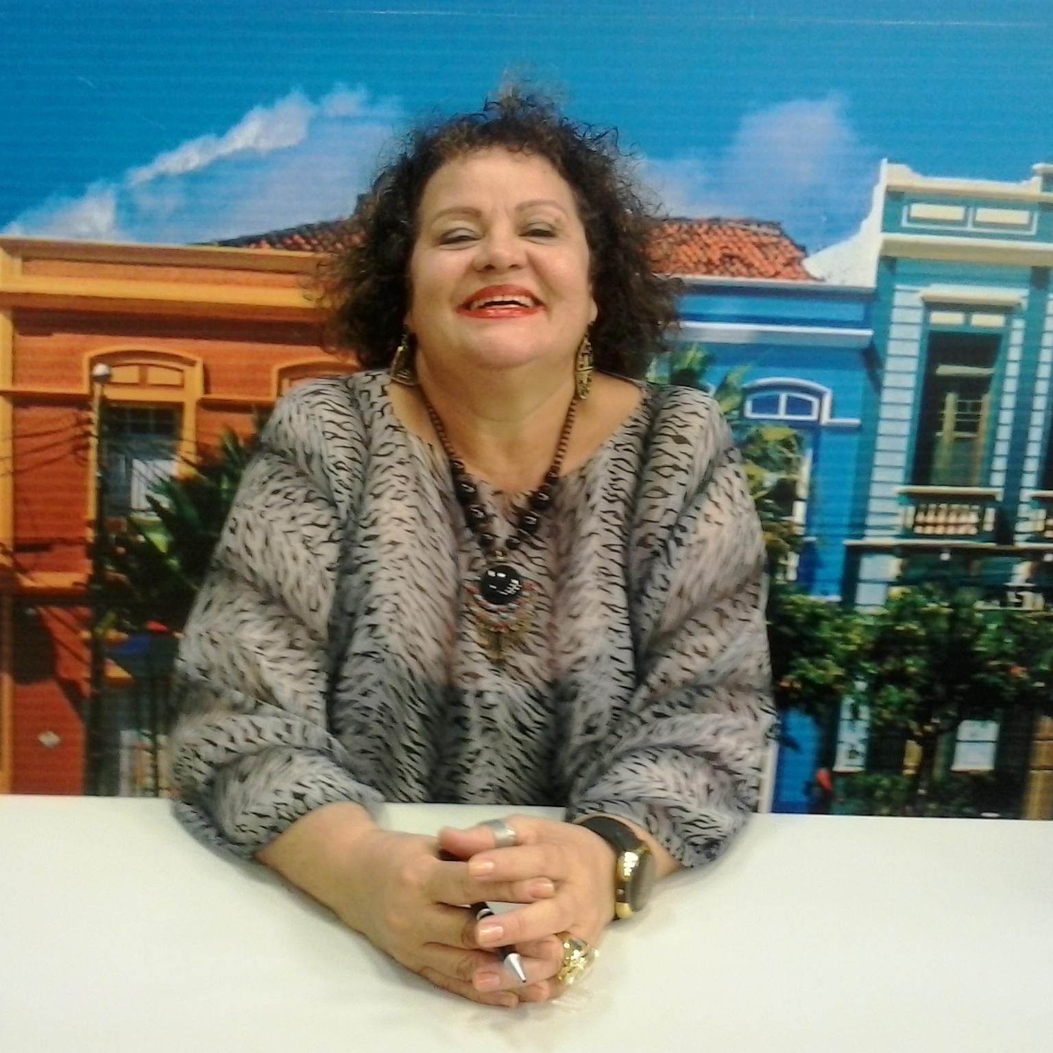 Goretti Almeida, Cantora, Mãe, Massoterapeuta e amiga. Quer através deste site fazer amigos e interagir profissionalmente com você.