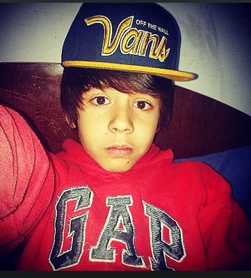 i'am GUNNER lml.
F U T B O L ♡
OLIMPIA ♡ 
MUSICA♡
de esas pequeñas cosas vivo ♡