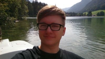 Hey ich bin Dominik, 15 Jahre alt und 
Schlagzeuger