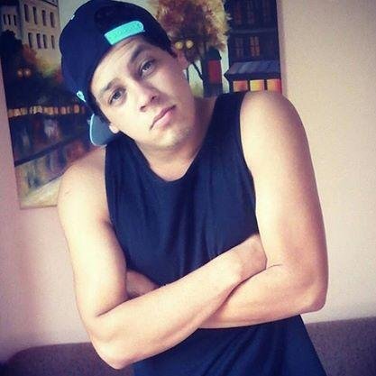 Sou αquele que você NUNCA serα,
Posso nαõ ser perfeito,
Mαis são os meus defeitos que fαzem eu ser único.