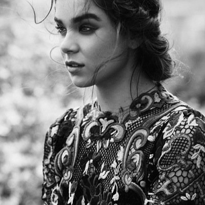 XIV. Pequeña leona. Pura, pero no importa. «Lovely as a dandelion, brave as the lion» Corazón ruso, mente inglesa. {#HPRole}