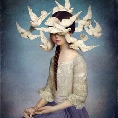 تسكني امراءه كبيرة السن* تسقني من حكمتها *لذا لا يروق لي الكثير من بنات جيلي