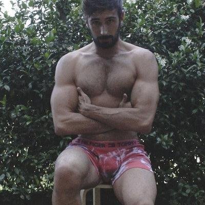 Activo, morboso, sexoso, busco culos ricos, sigueme y te daré lo que buscas. Serio y discreto, nada de locas. vida hetero

Maracay