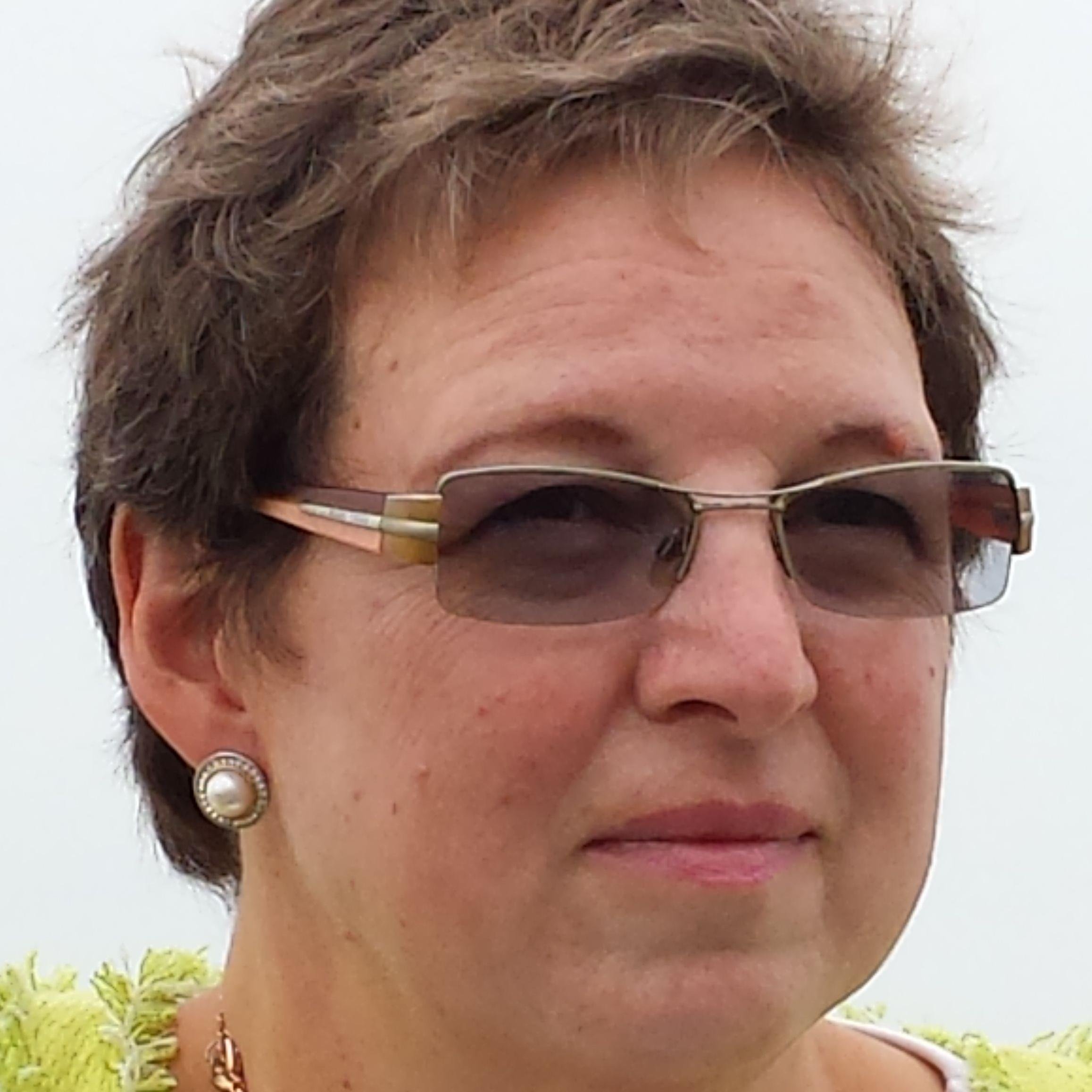 suzanneleempoel's profile picture. Mother & wife -Metastatic breast cancer survivor - Strong believer in postivism and behavioral medicine - Linguist