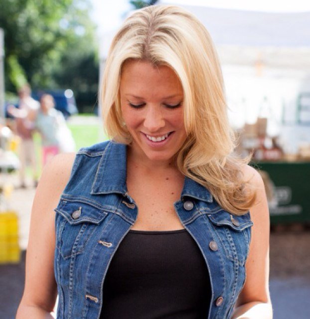 Holistic Nutritional Counselor - Motivational Speaker - Believer in Natural Birth - Chicago Holistic Health Influencer