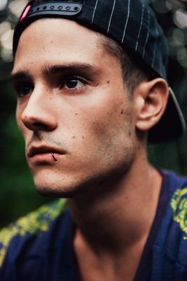Mi serpiente es muy larga{Slytherin}. Como buen Malfoy,soy un follador. Mis padres son hormonas alborotadas.Mi Barbie,y yo su Ken. @BookRol_ #RolLiterario