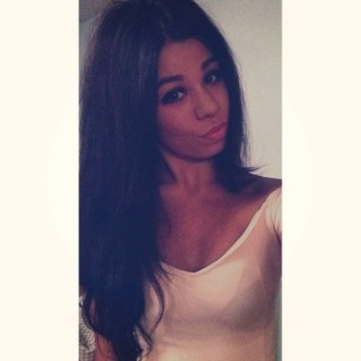 Follow @_amaralouise thank yaaaaaa