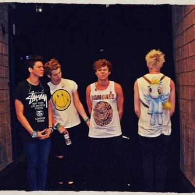 Just A Group Of Girls Loving Their Aussies  ❤ ♪ ♫  0\4 Cuties Following us ✿