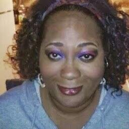 single business woman looking to mingle and network