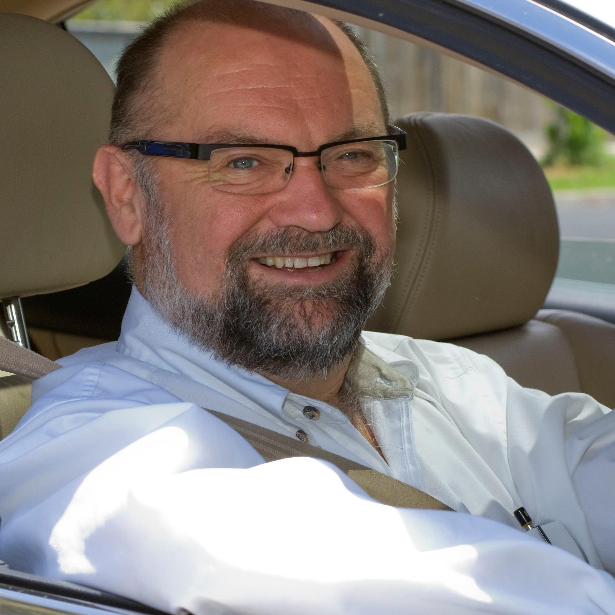 Proud husband of Dr Helen Shoemark and father of Ted. Owner of Shoemark & King Corporate Communication.