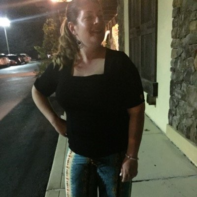 Julyanks's profile picture. 