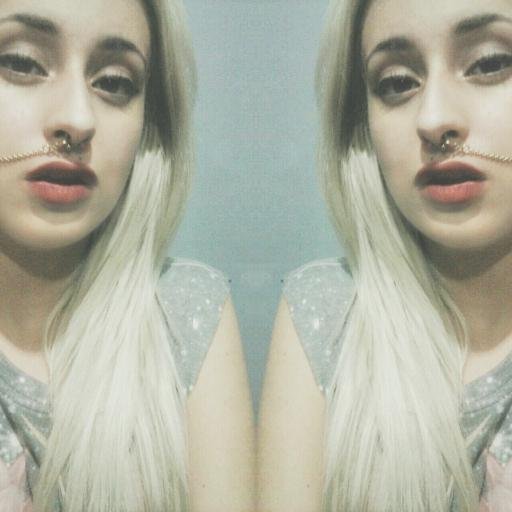 You got that medicine I need
Fame, liqour, love
Give to me slowly