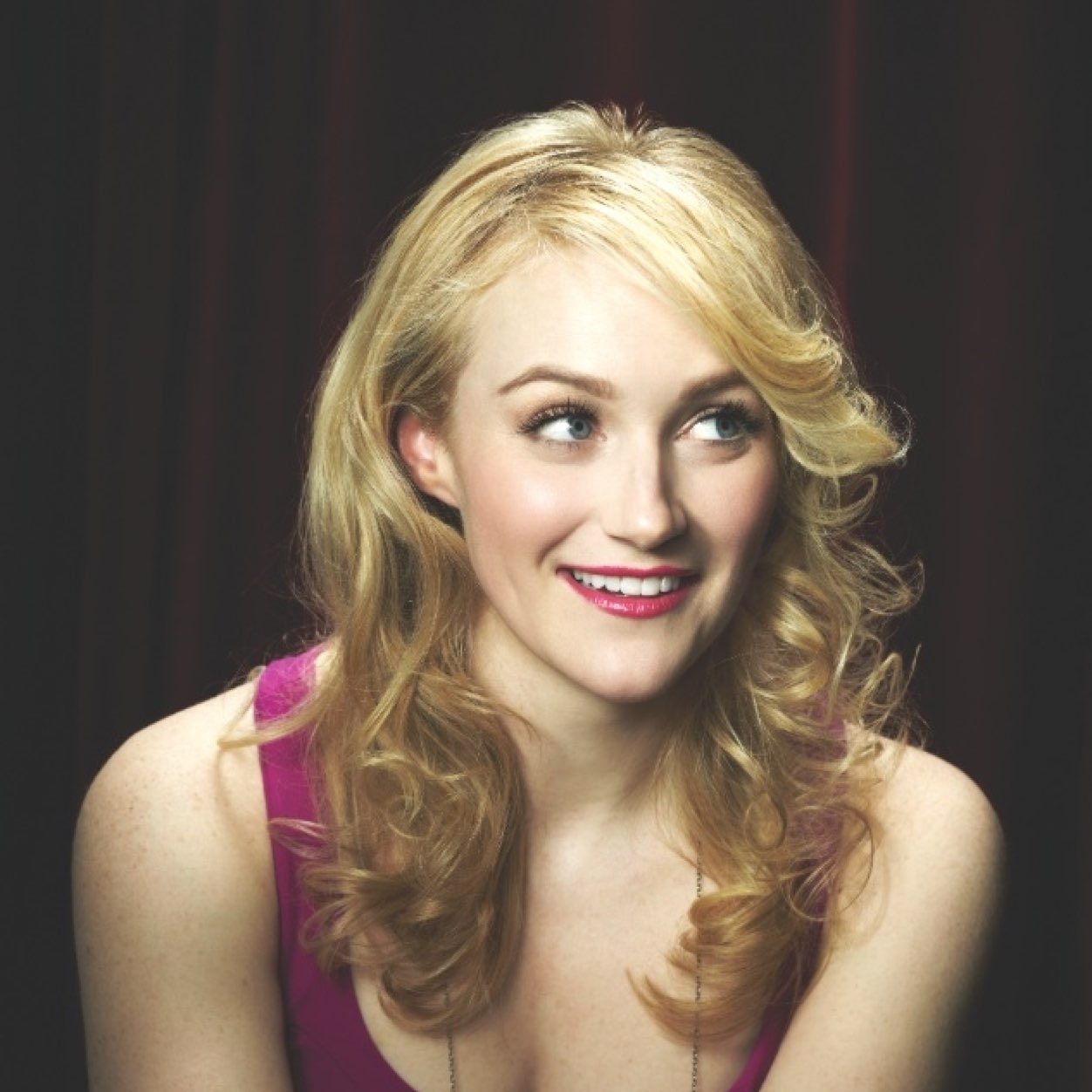 I left my slipper at the ball... And a wonderful man as well. Will I ever find him again? [Literate RP][Single]